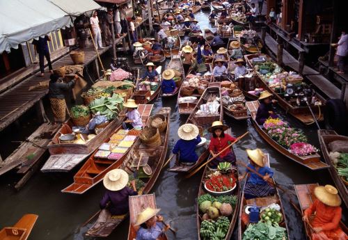 Floating market